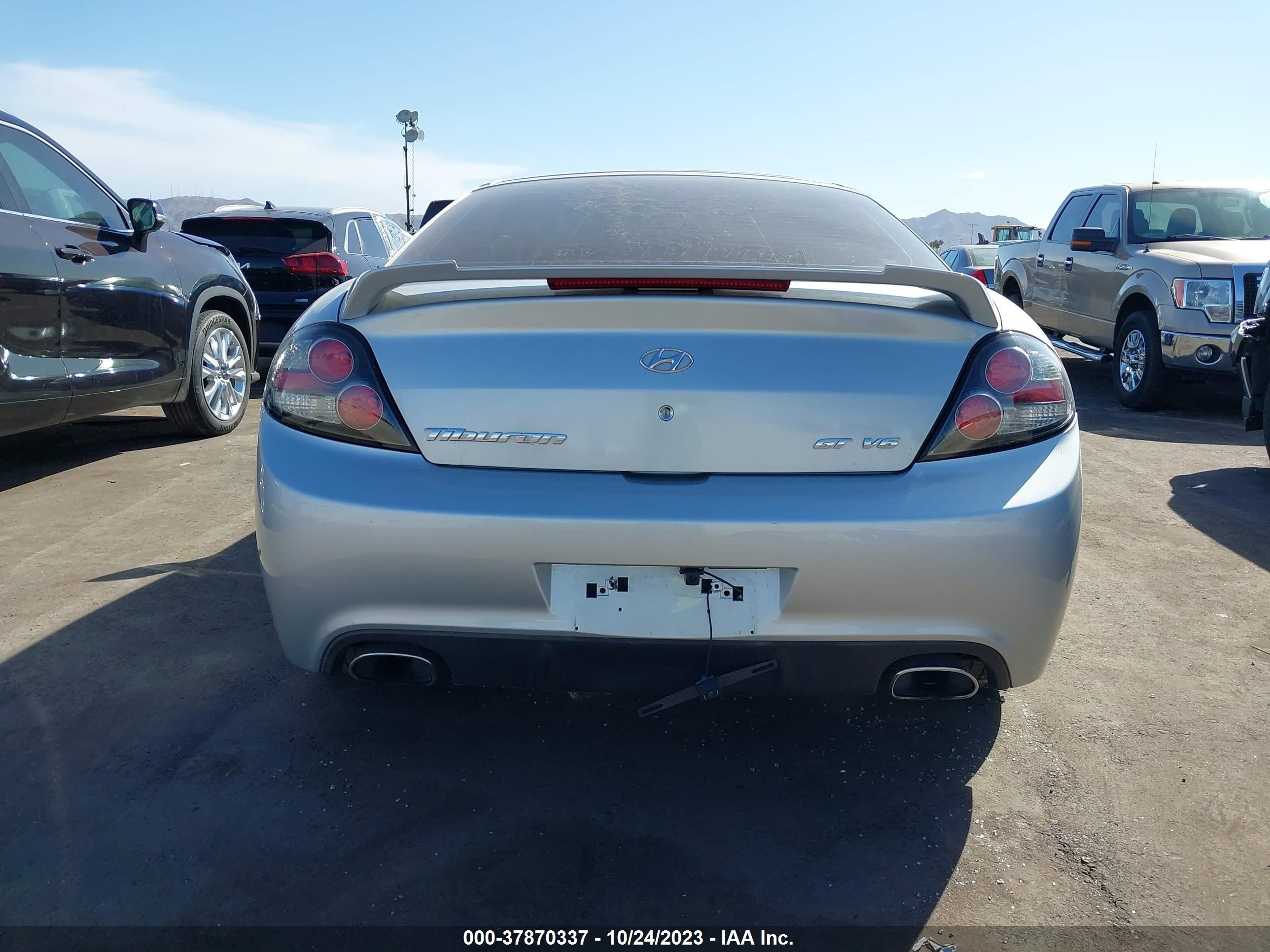 Photo 16 VIN: KMHHN66F37U245943 - HYUNDAI TIBURON 