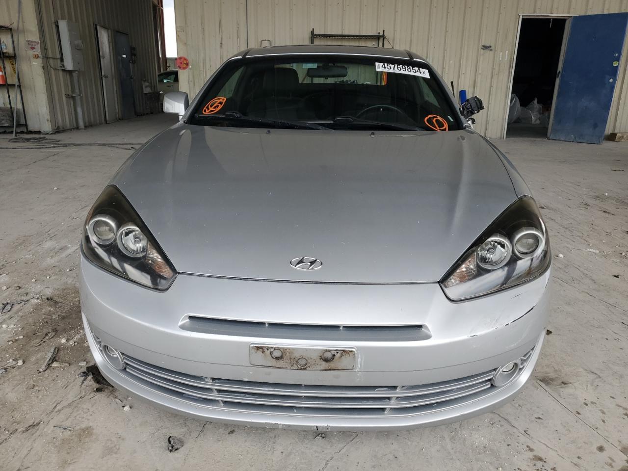 Photo 4 VIN: KMHHN66F48U272215 - HYUNDAI TIBURON 