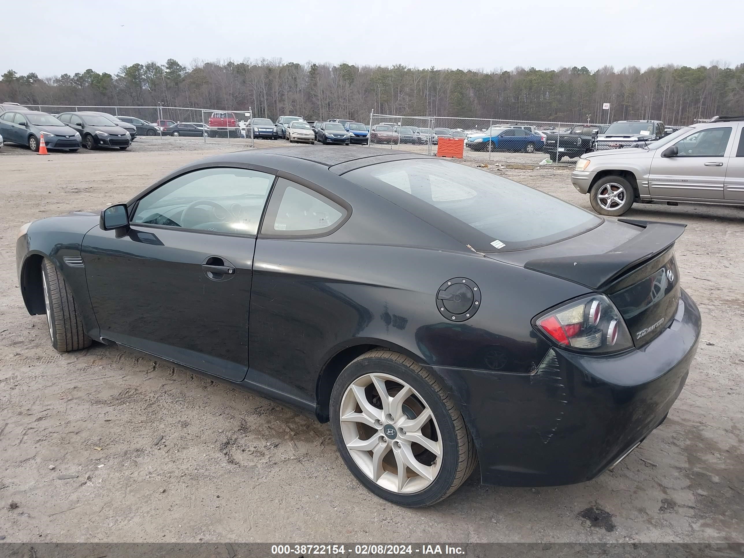 Photo 2 VIN: KMHHN66F48U272313 - HYUNDAI TIBURON 