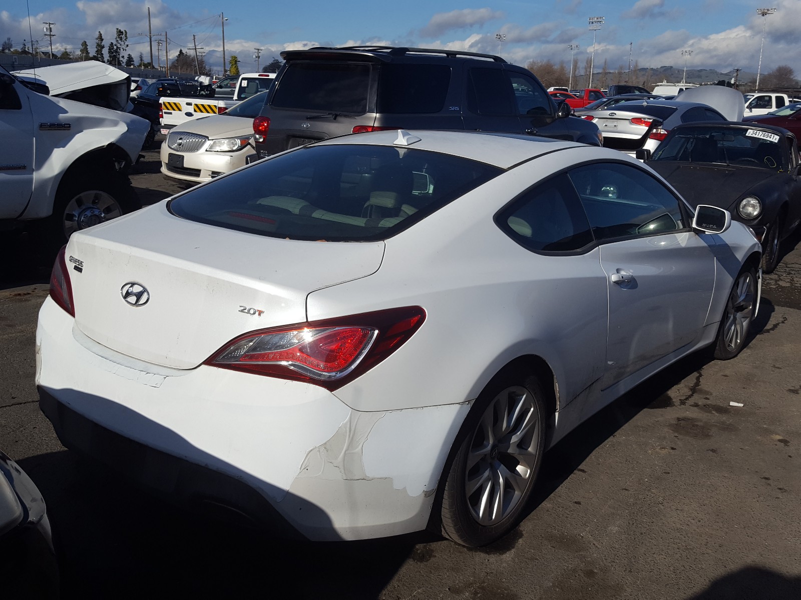 Photo 3 VIN: KMHHT6KD2DU111303 - HYUNDAI GENESIS CO 