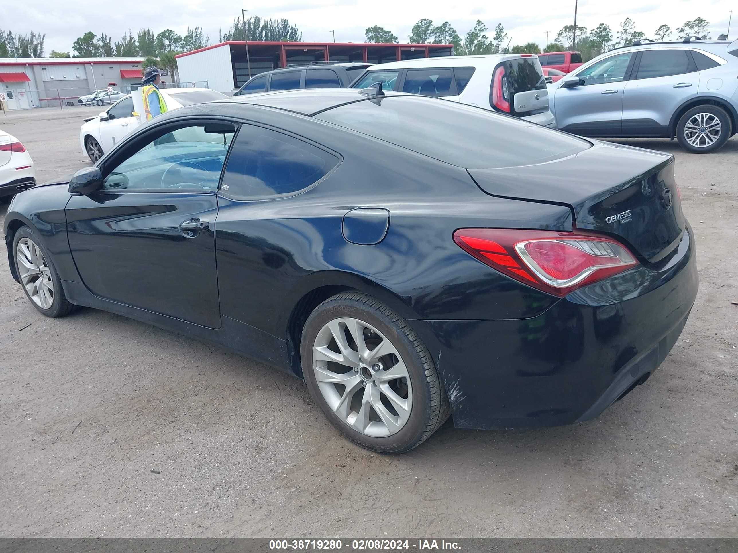 Photo 2 VIN: KMHHT6KDXDU100923 - HYUNDAI GENESIS 