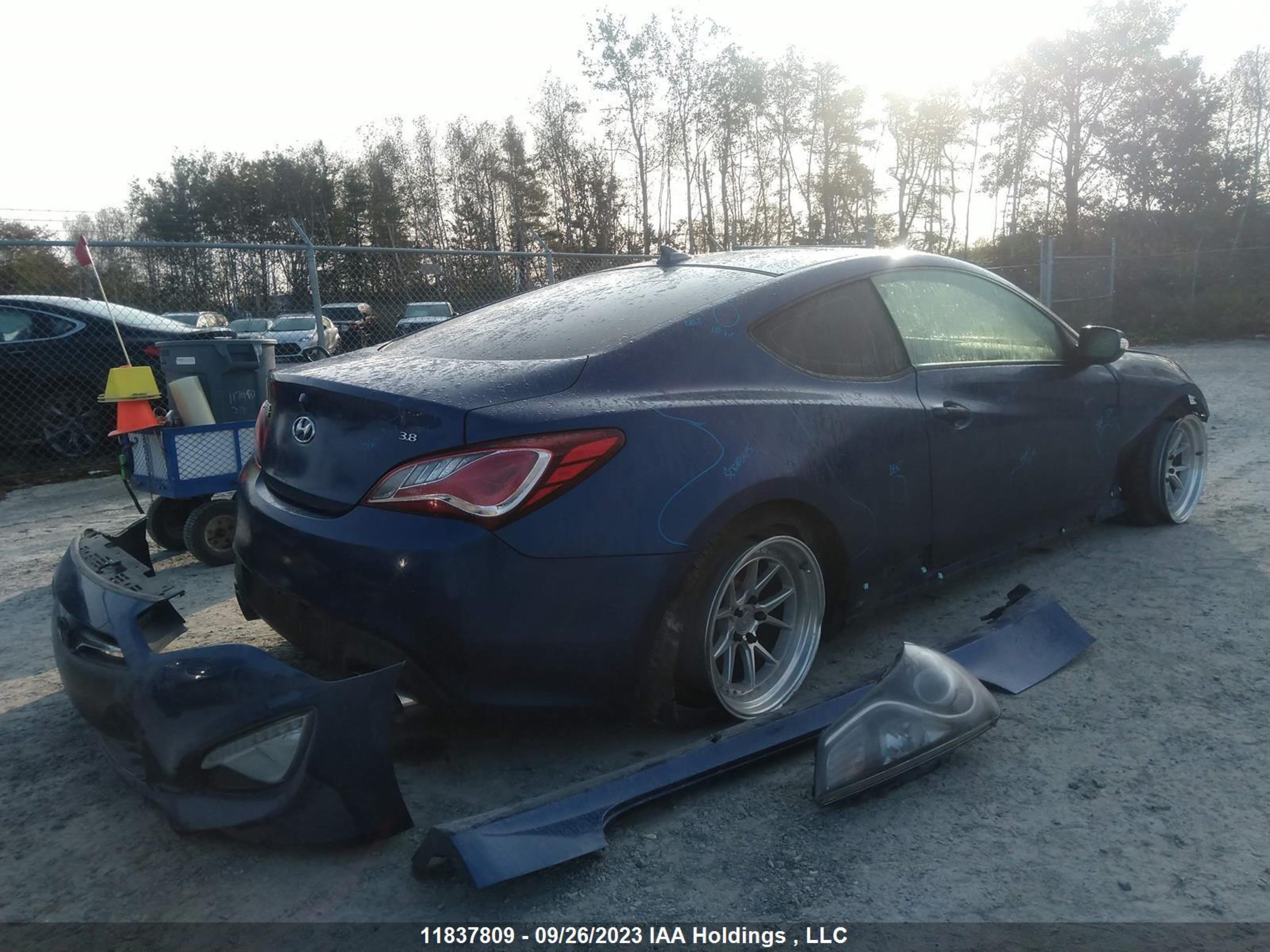 Photo 3 VIN: KMHHT6KJ8FU130799 - HYUNDAI GENESIS COUPE 