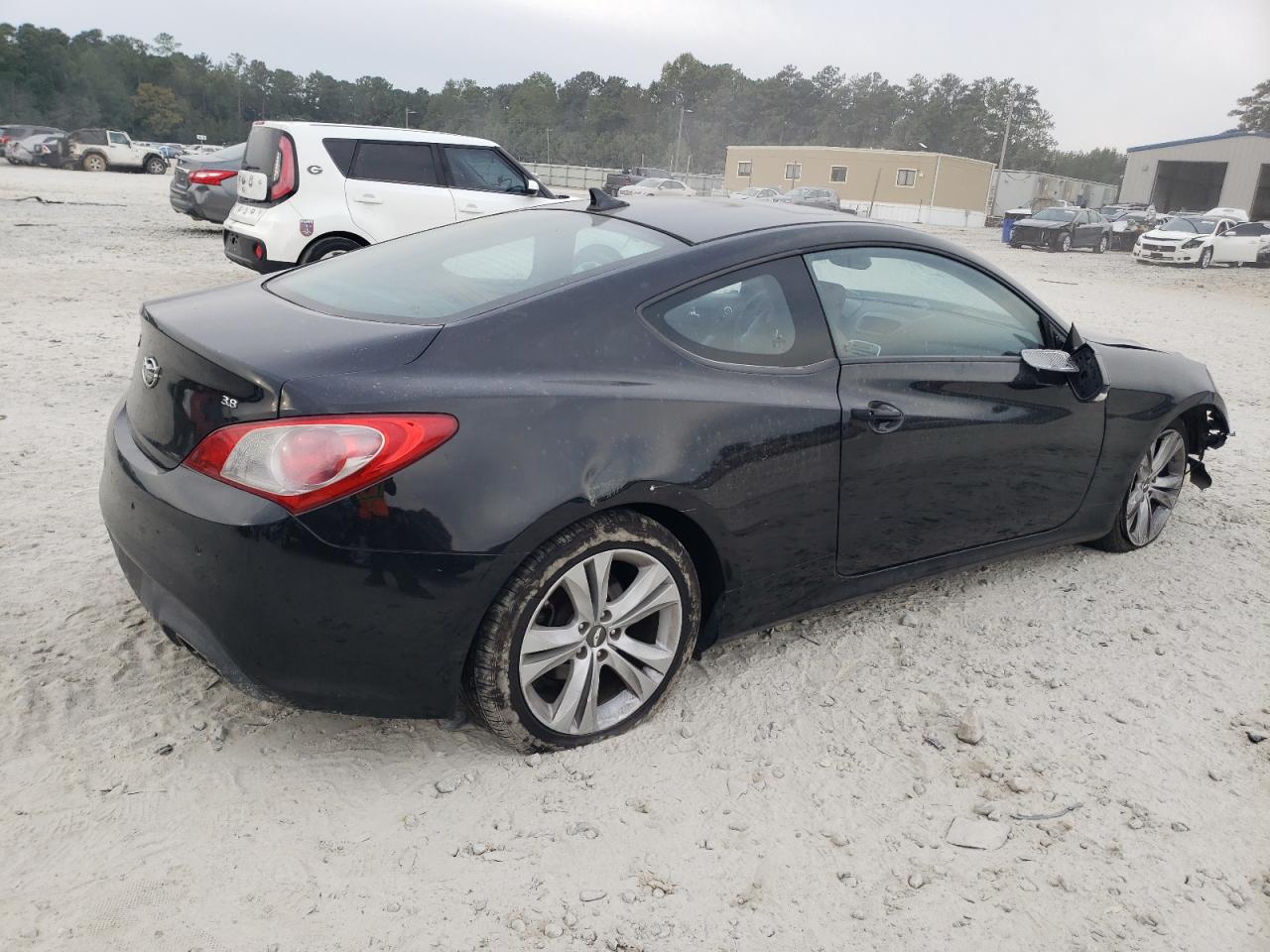 Photo 2 VIN: KMHHU6KH1AU019028 - HYUNDAI GENESIS 