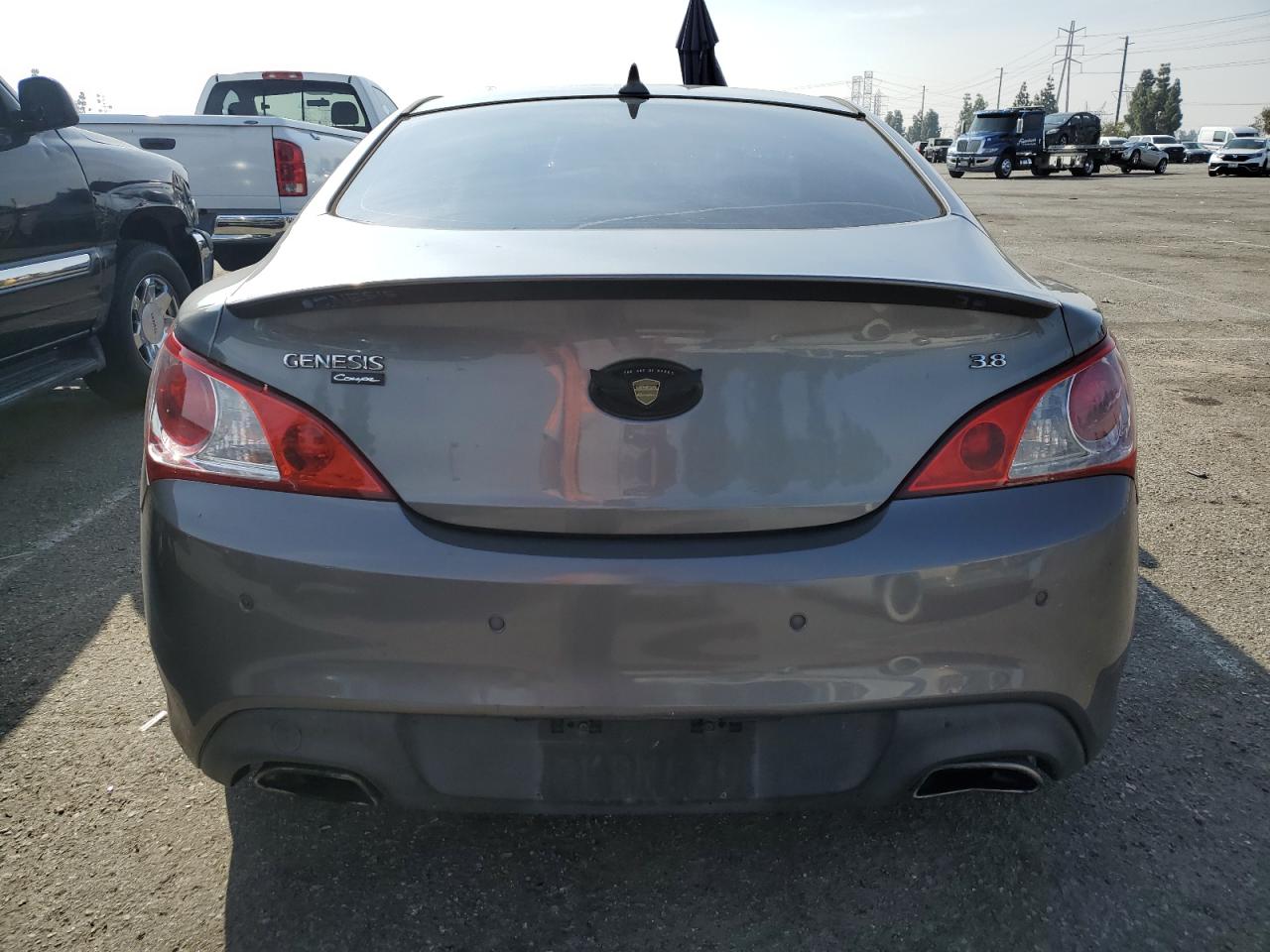 Photo 5 VIN: KMHHU6KH1AU042180 - HYUNDAI GENESIS 