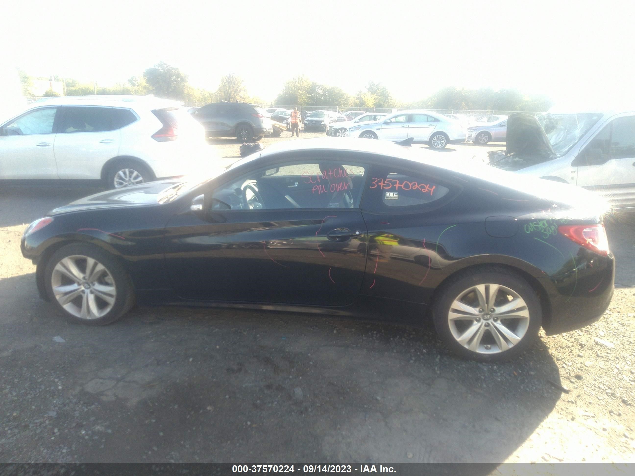 Photo 13 VIN: KMHHU6KH2AU007549 - HYUNDAI GENESIS COUPE 