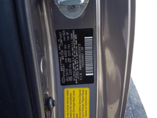 Photo 9 VIN: KMHHU6KH9BU054918 - HYUNDAI GENESIS CO 