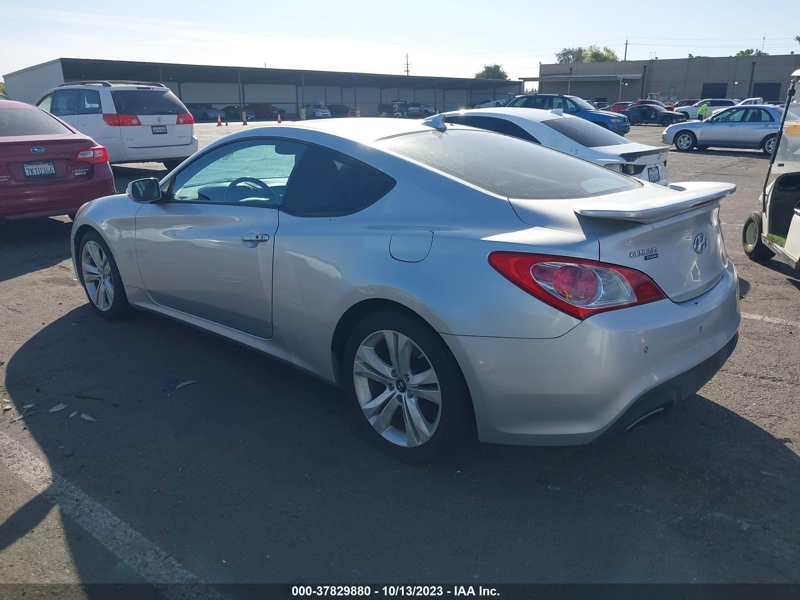 Photo 2 VIN: KMHHU6KHXAU006827 - HYUNDAI GENESIS COUPE 