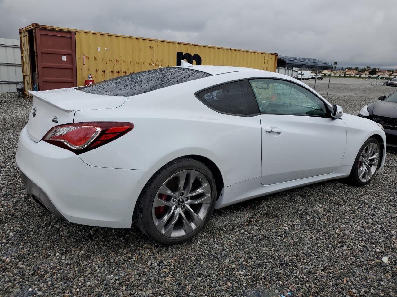 Photo 2 VIN: KMHHU6KJ4FU128402 - HYUNDAI GENESIS 