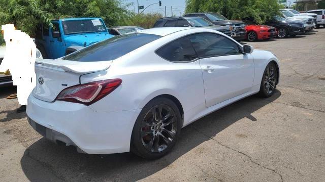 Photo 3 VIN: KMHHU6KJ6FU130409 - HYUNDAI GENESIS CO 