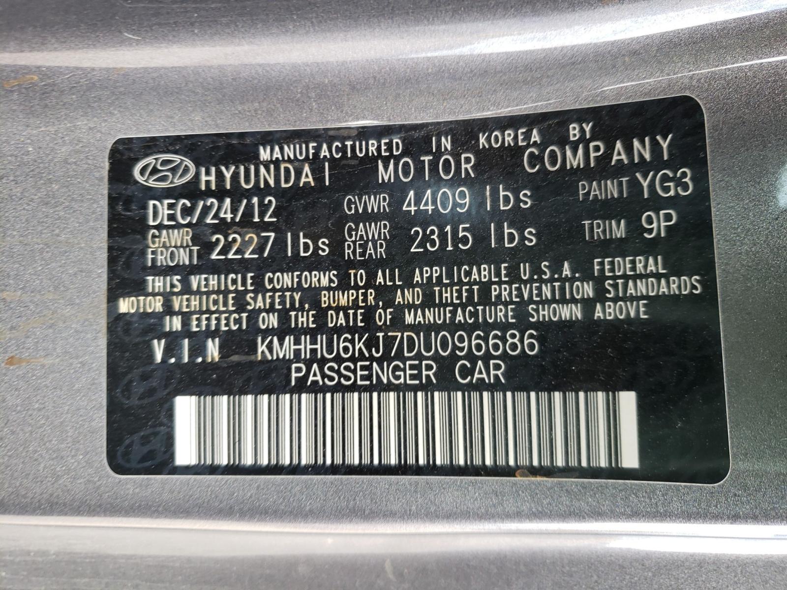 Photo 9 VIN: KMHHU6KJ7DU096686 - HYUNDAI GENESIS CO 