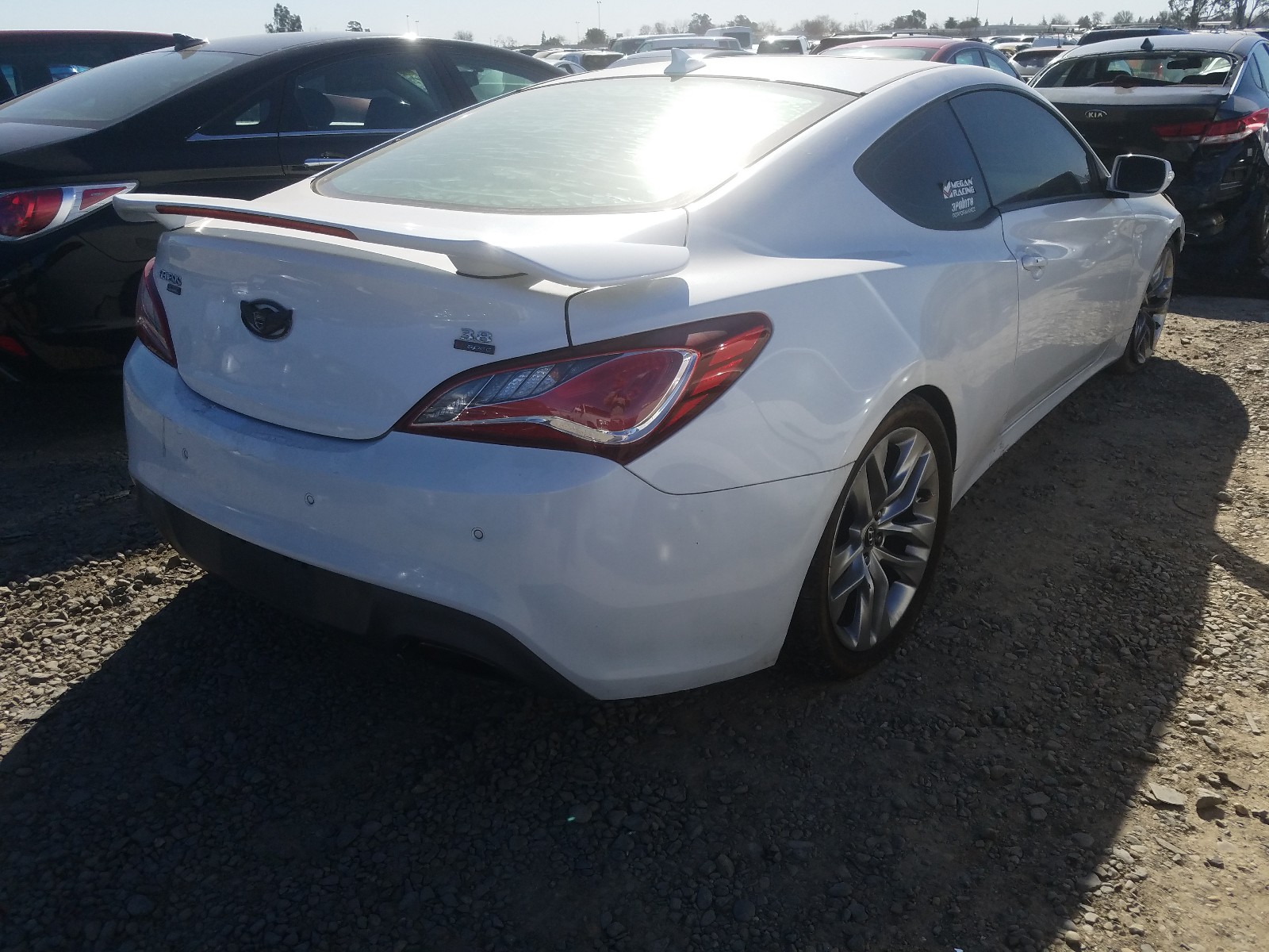 Photo 3 VIN: KMHHU6KJ8FU123770 - HYUNDAI GENESIS CO 