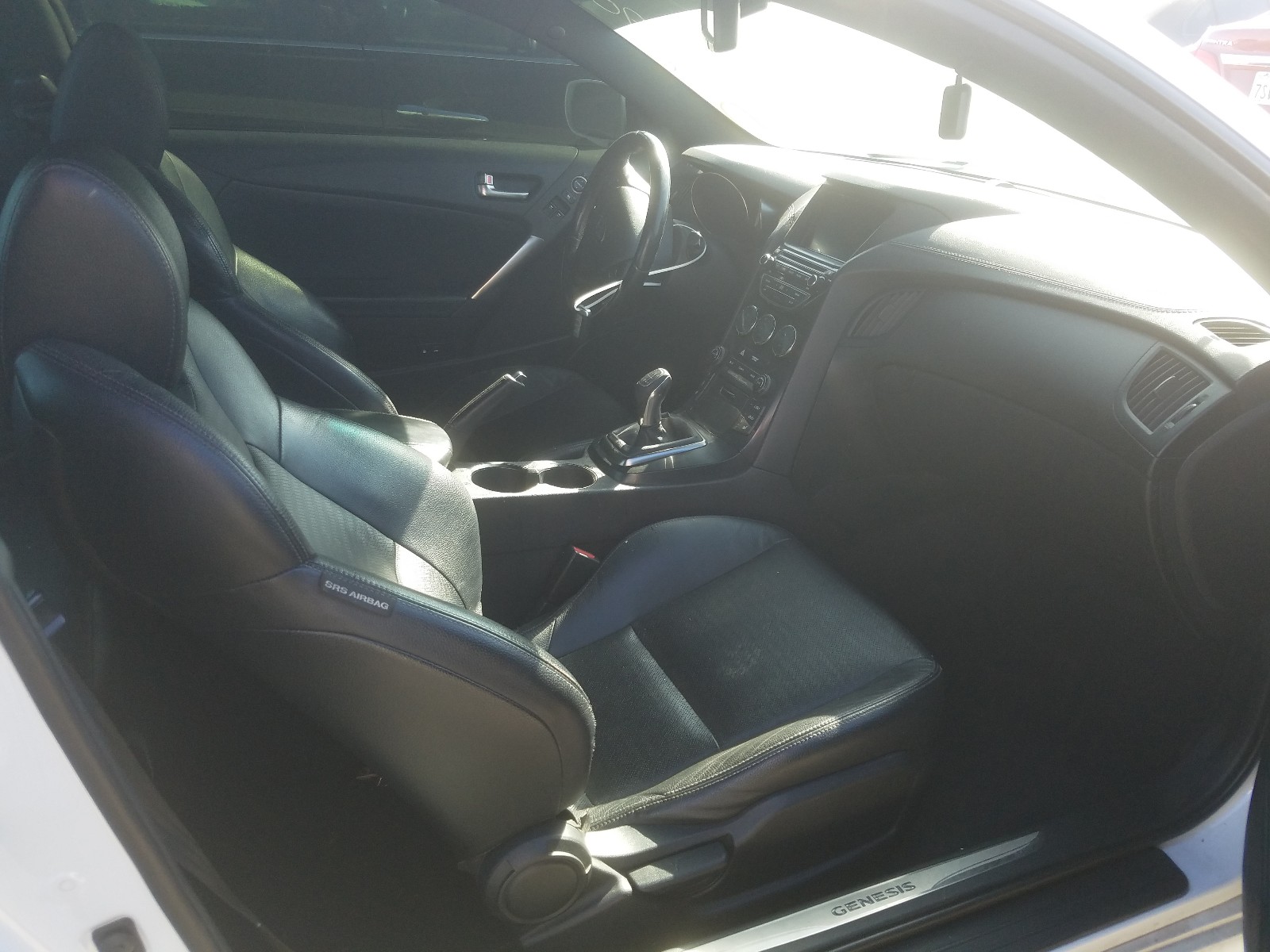 Photo 4 VIN: KMHHU6KJ8FU123770 - HYUNDAI GENESIS CO 