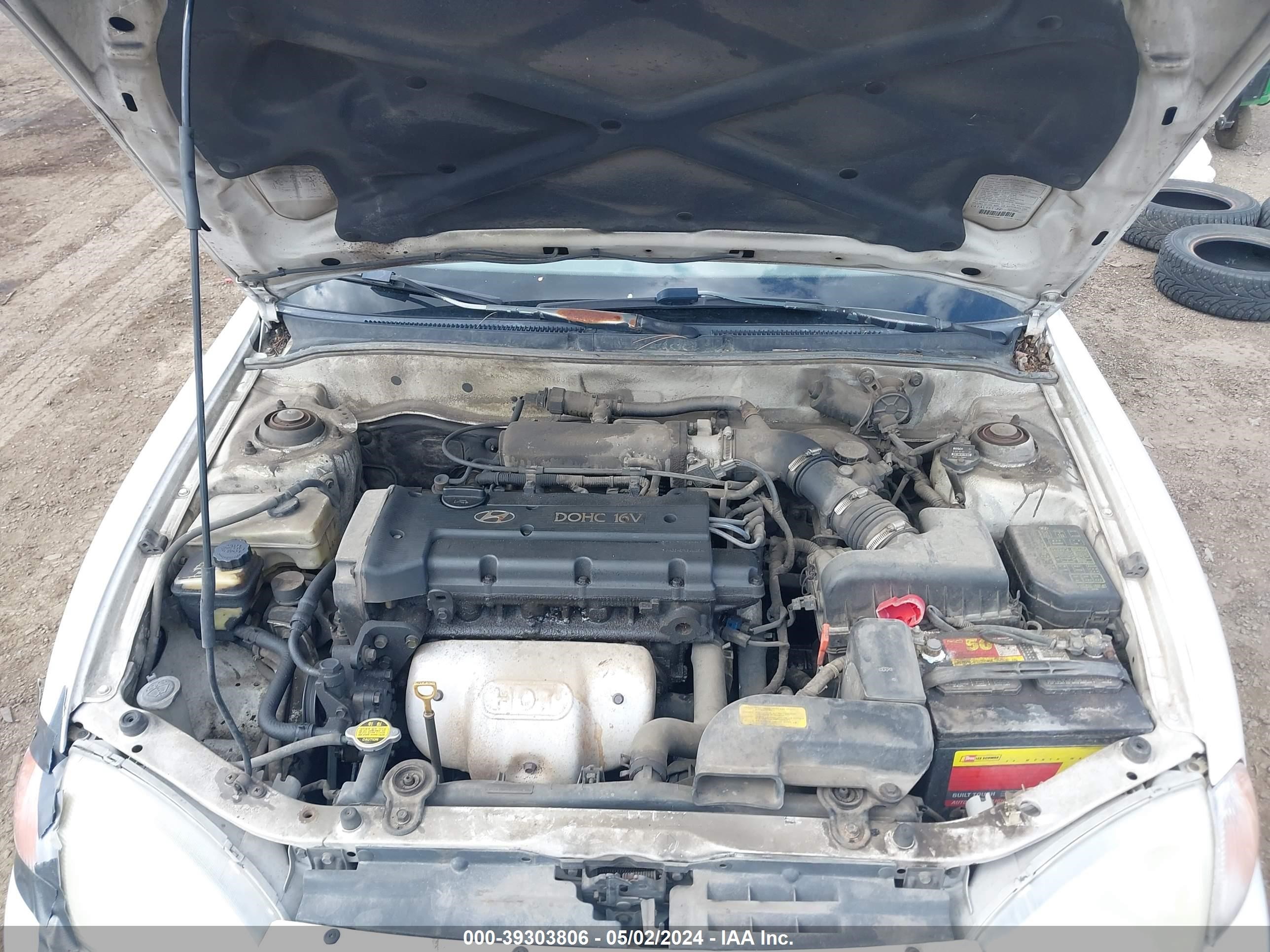 Photo 9 VIN: KMHJF25F5XU807835 - HYUNDAI ELANTRA 