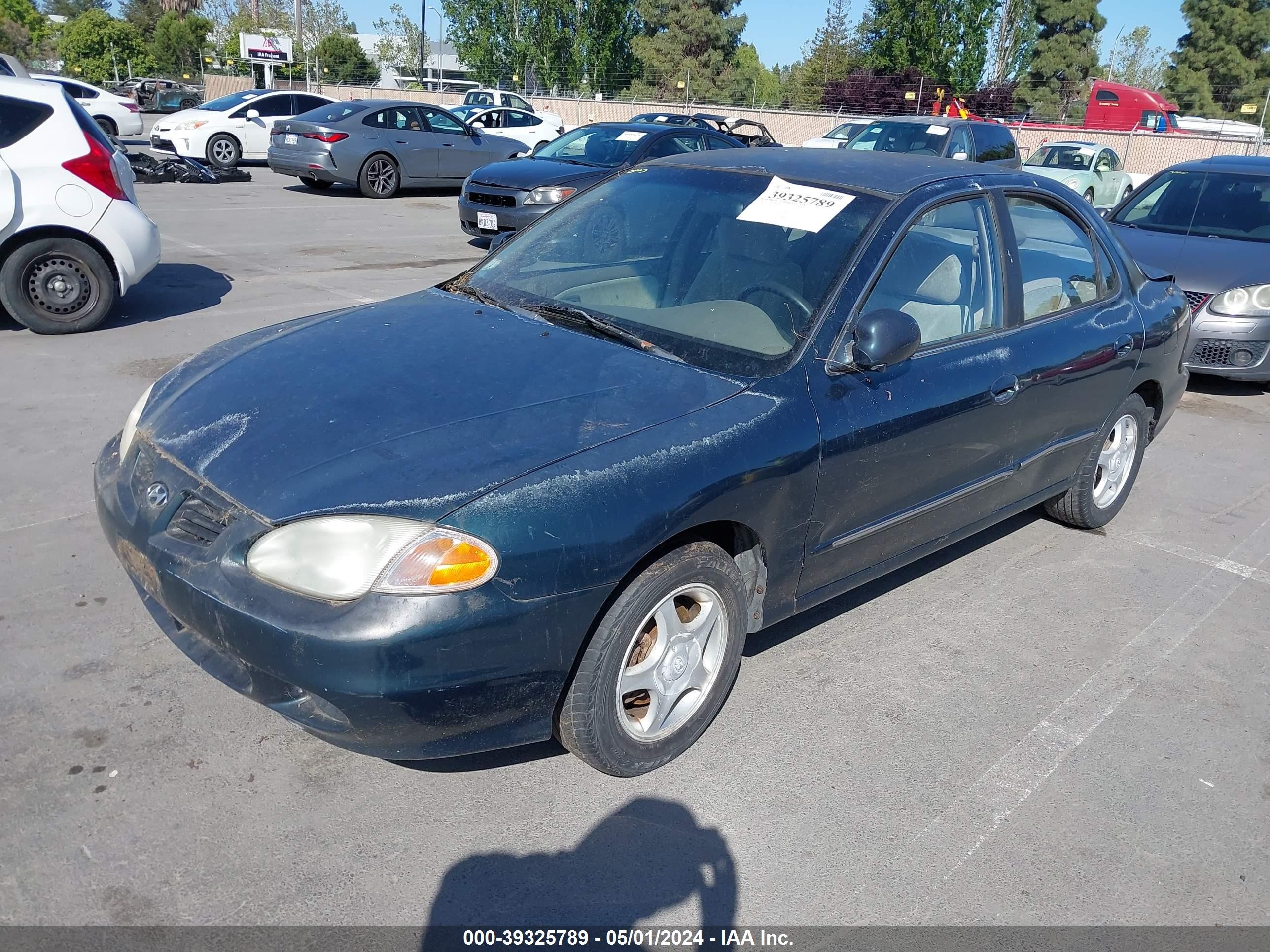 Photo 1 VIN: KMHJF35F0YU920468 - HYUNDAI ELANTRA 