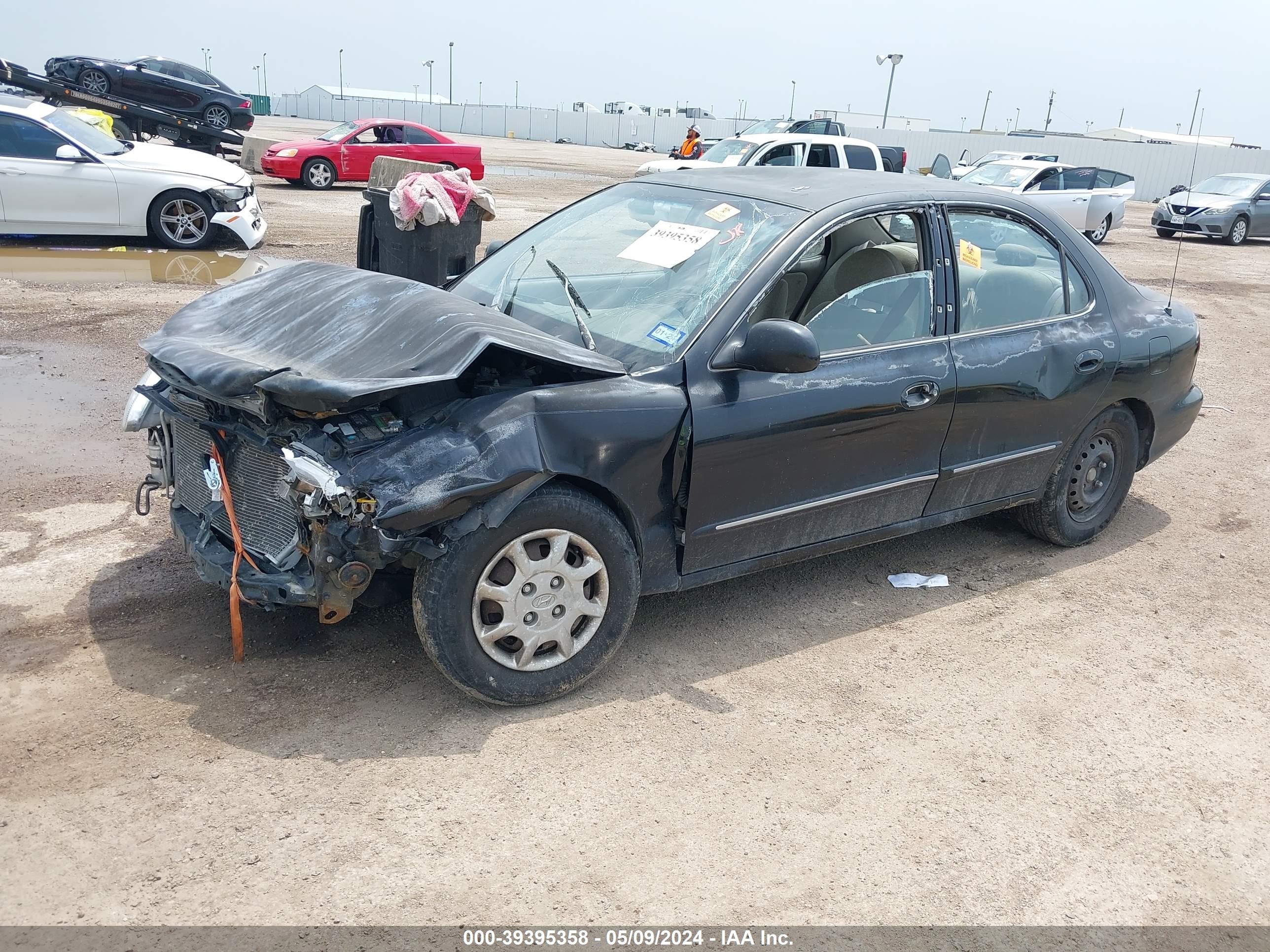 Photo 1 VIN: KMHJF35F1YU910743 - HYUNDAI ELANTRA 