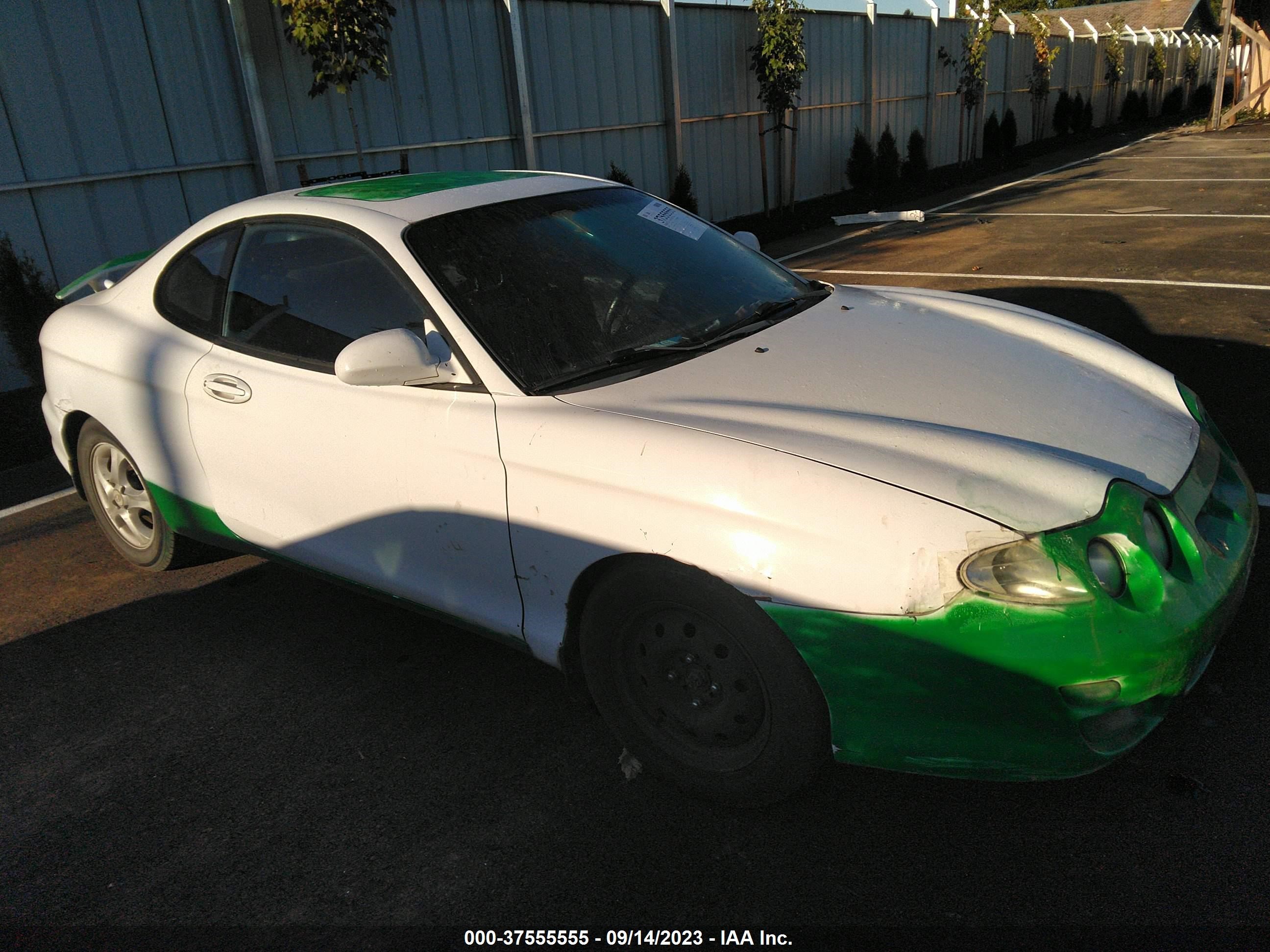 Photo 1 VIN: KMHJG35F8YU175840 - HYUNDAI TIBURON 