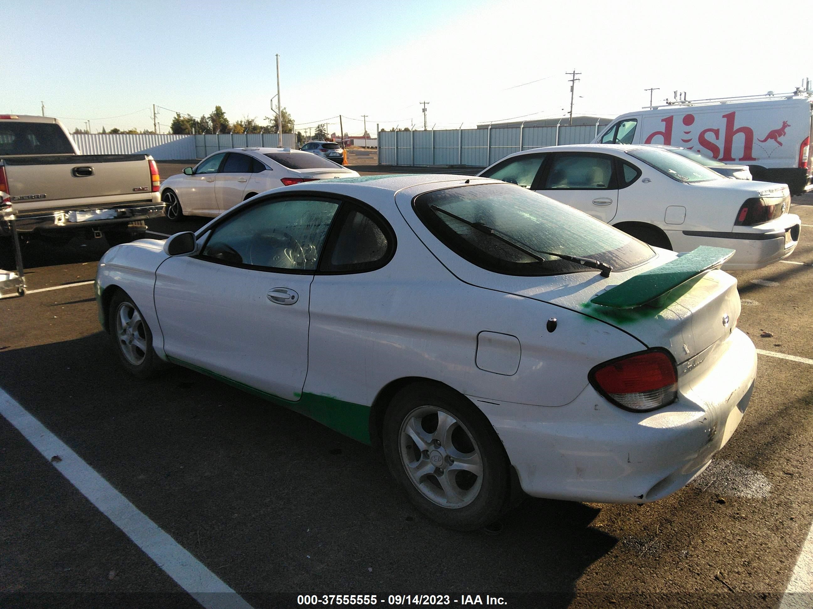 Photo 3 VIN: KMHJG35F8YU175840 - HYUNDAI TIBURON 