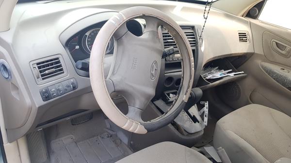 Photo 12 VIN: KMHJM81B47U550923 - HYUNDAI TUCSON 