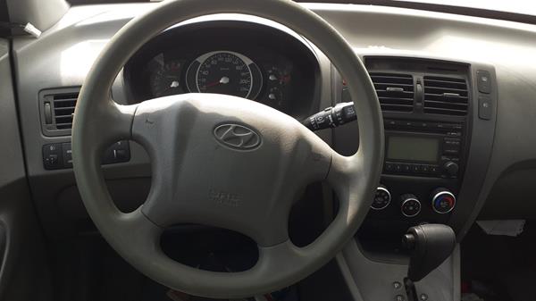 Photo 11 VIN: KMHJM81B49U922120 - HYUNDAI TUCSON 