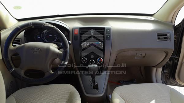 Photo 9 VIN: KMHJM81B57U657124 - HYUNDAI TUCSON 