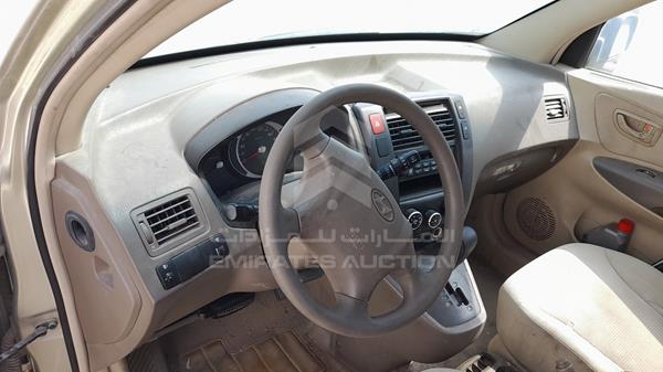 Photo 12 VIN: KMHJM81B68U701276 - HYUNDAI TUCSON 