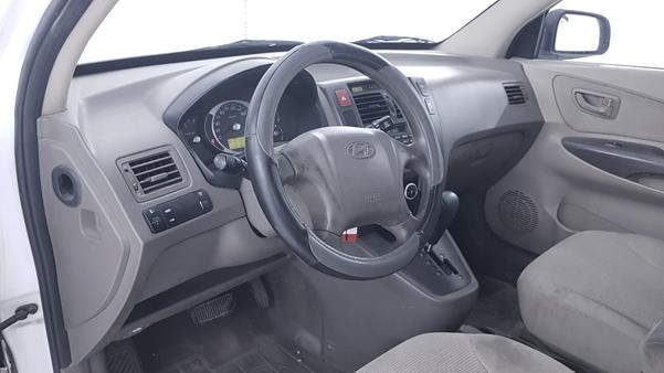 Photo 11 VIN: KMHJM81D18U829037 - HYUNDAI TUCSON 