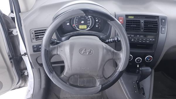 Photo 13 VIN: KMHJM81D18U829037 - HYUNDAI TUCSON 