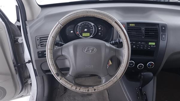 Photo 13 VIN: KMHJM81D28U791673 - HYUNDAI TUCSON 