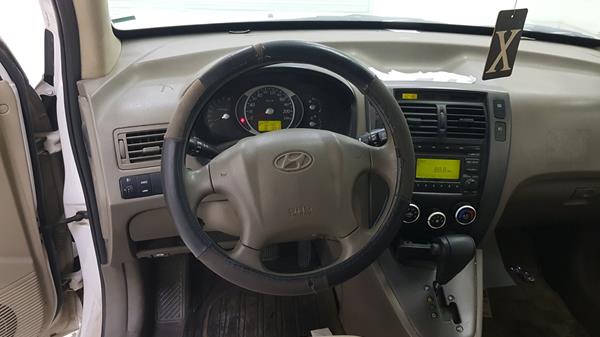 Photo 13 VIN: KMHJM81D28U881907 - HYUNDAI TUCSON 