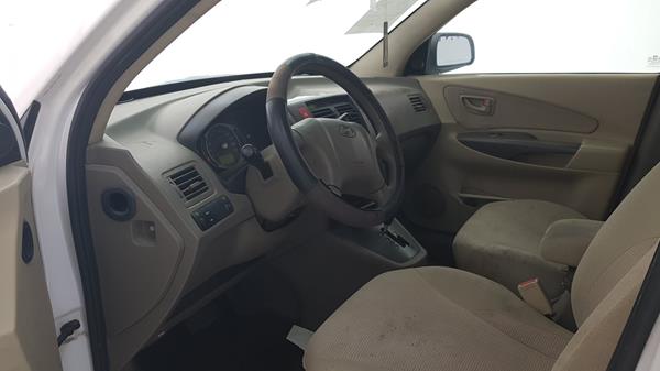 Photo 9 VIN: KMHJM81D28U881907 - HYUNDAI TUCSON 