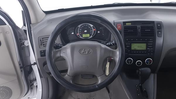 Photo 12 VIN: KMHJM81D29U980745 - HYUNDAI TUCSON 