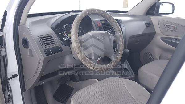 Photo 10 VIN: KMHJM81D39U981581 - HYUNDAI TUCSON 