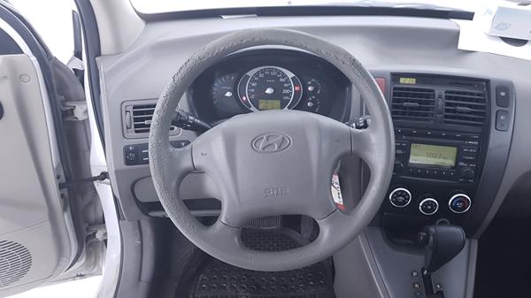 Photo 13 VIN: KMHJM81D88U891745 - HYUNDAI TUCSON 