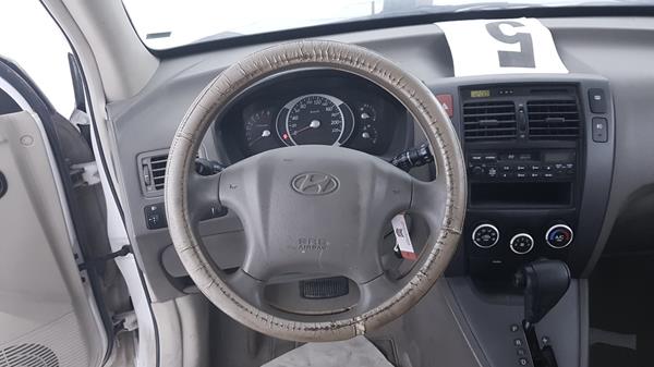 Photo 13 VIN: KMHJM81D97U620367 - HYUNDAI TUCSON 