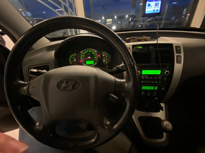 Photo 8 VIN: KMHJN81BP7U653901 - HYUNDAI TUCSON 