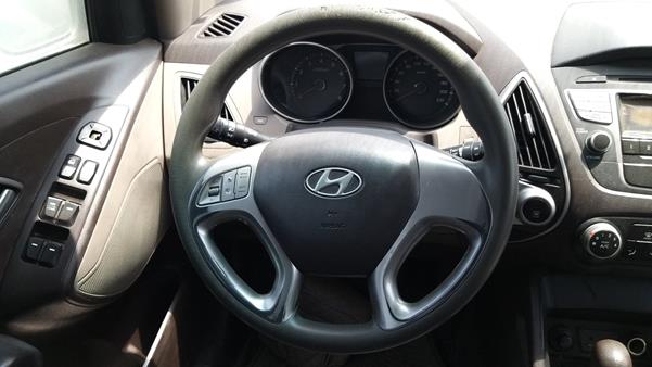 Photo 11 VIN: KMHJT81B0BU234222 - HYUNDAI TUCSON 