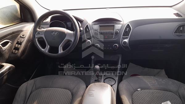 Photo 13 VIN: KMHJT81B2BU104605 - HYUNDAI TUCSON 