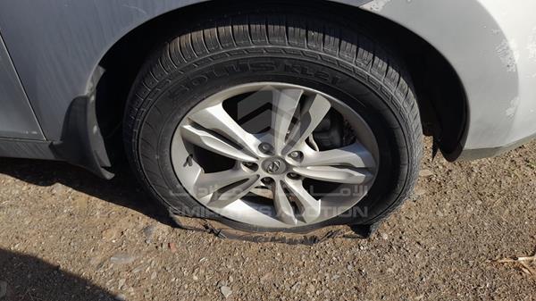 Photo 26 VIN: KMHJT81B2BU104605 - HYUNDAI TUCSON 