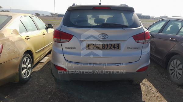 Photo 5 VIN: KMHJT81B2BU104605 - HYUNDAI TUCSON 