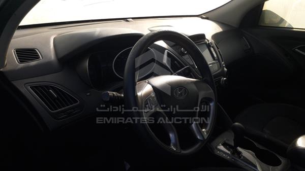 Photo 10 VIN: KMHJT81B2BU237283 - HYUNDAI TUCSON 