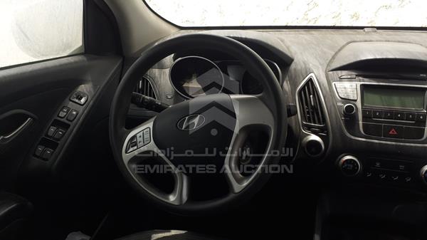 Photo 11 VIN: KMHJT81B7EU751800 - HYUNDAI TUCSON 