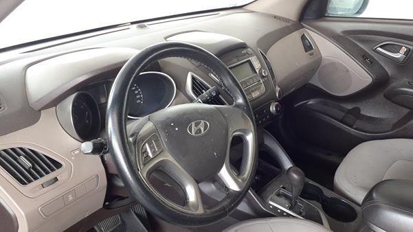 Photo 10 VIN: KMHJT81B8CU301733 - HYUNDAI TUCSON 