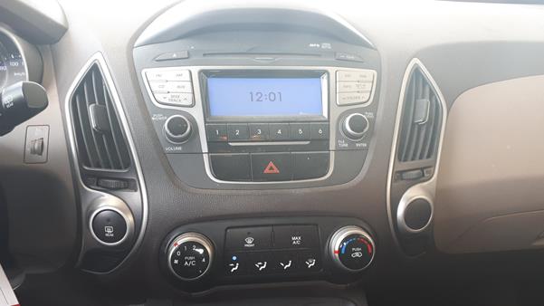 Photo 16 VIN: KMHJT81B8CU301733 - HYUNDAI TUCSON 