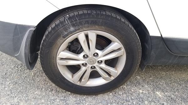 Photo 31 VIN: KMHJT81C2BU213090 - HYUNDAI TUCSON 