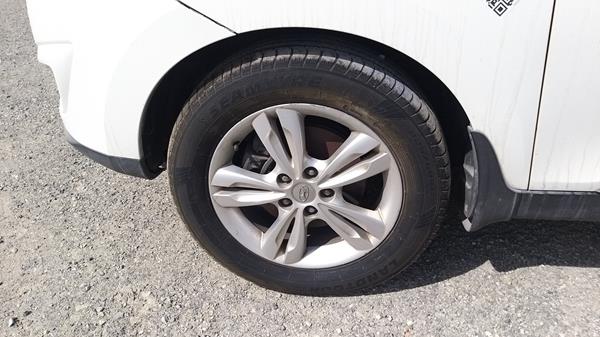 Photo 33 VIN: KMHJT81C2BU213090 - HYUNDAI TUCSON 