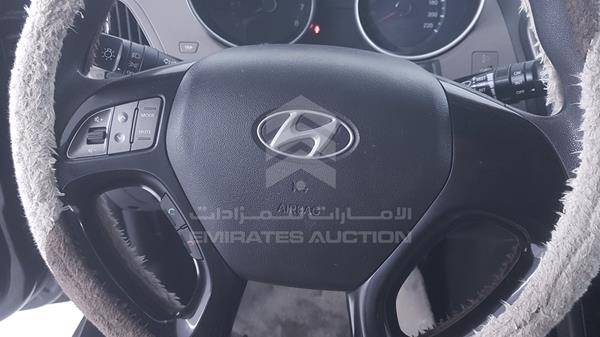 Photo 12 VIN: KMHJT81E0FU000422 - HYUNDAI TUCSON 