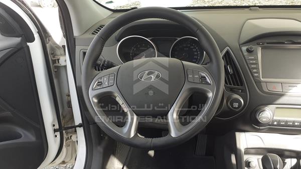 Photo 11 VIN: KMHJU81C4FU058741 - HYUNDAI TUCSON 