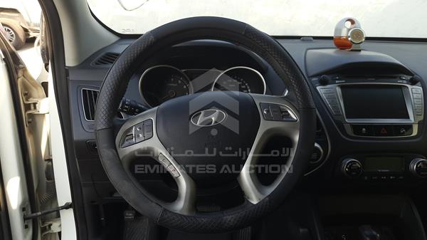 Photo 11 VIN: KMHJU81C7DU641074 - HYUNDAI TUCSON 