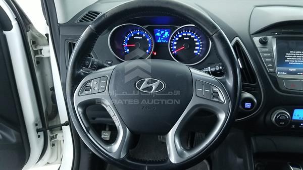 Photo 13 VIN: KMHJU81C7FU043408 - HYUNDAI TUCSON 