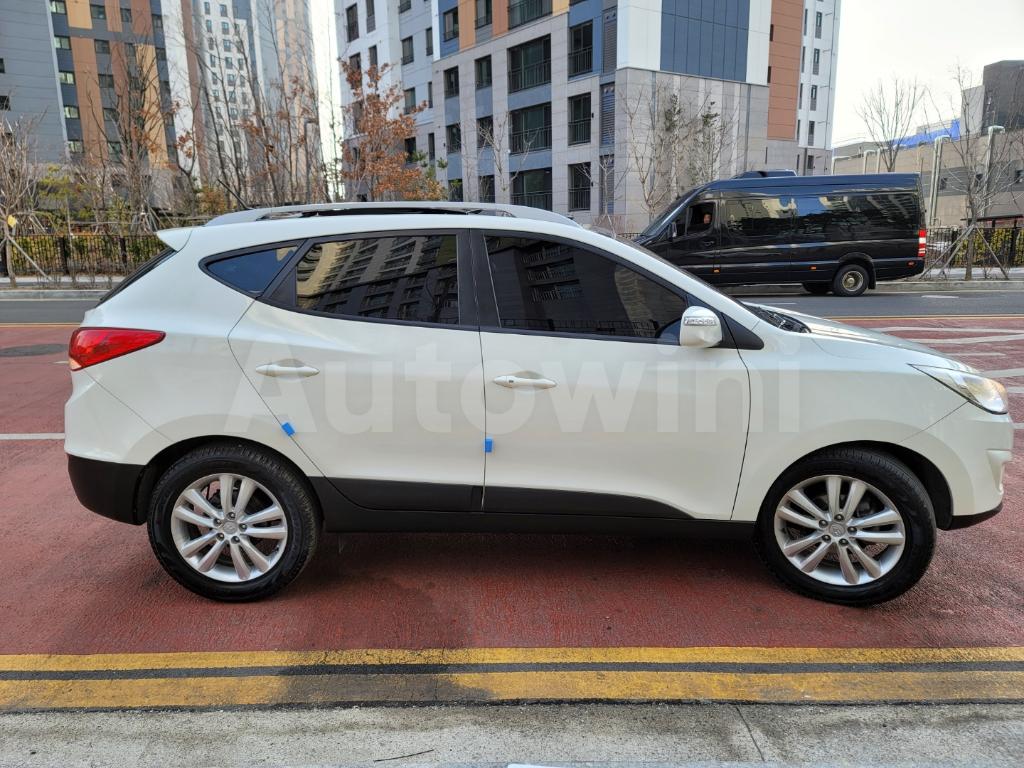 Photo 6 VIN: KMHJU81VBBU186756 - HYUNDAI TUCSON IX 